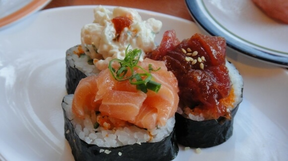 Produkty do przygotowania sushi zawsze są świeże? Warto jeść sushi?