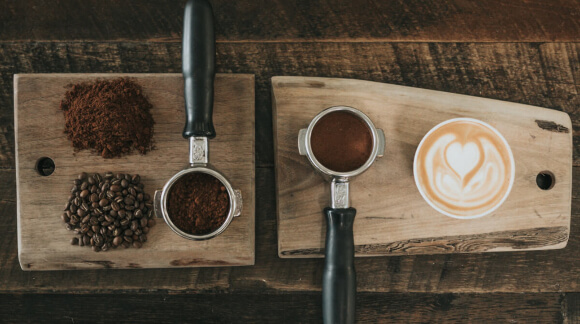 Kawa arabica i robusta. Czym różnią się od siebie te dwie odmiany kawy